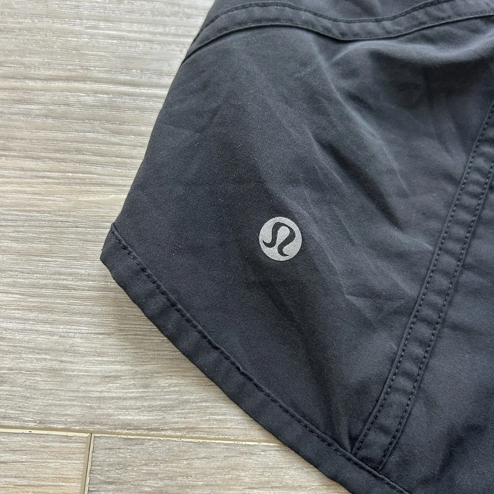 Lululemon Size 8 Tracker Short V 4